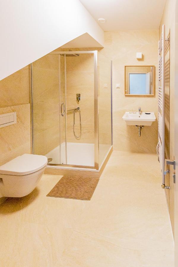 Exclusive Penzion Viva Residence 马达伯乐斯拉夫 外观 照片
